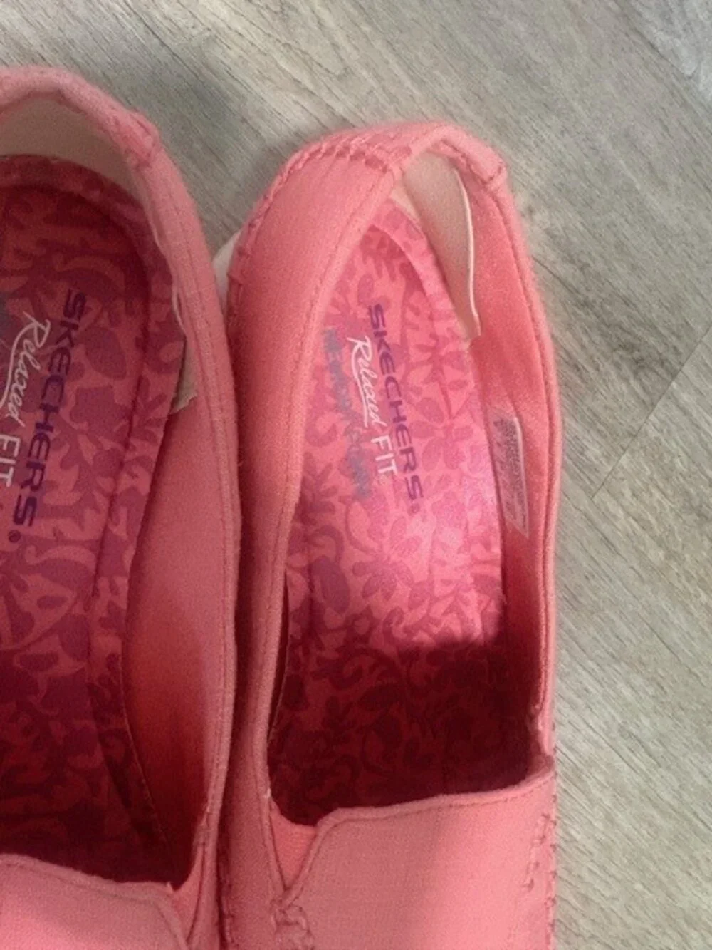 Sketchers Relaxed fit memory foam shoes